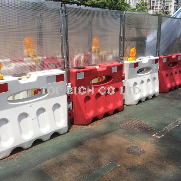 水馬用於馬路維修工程保障人身安全